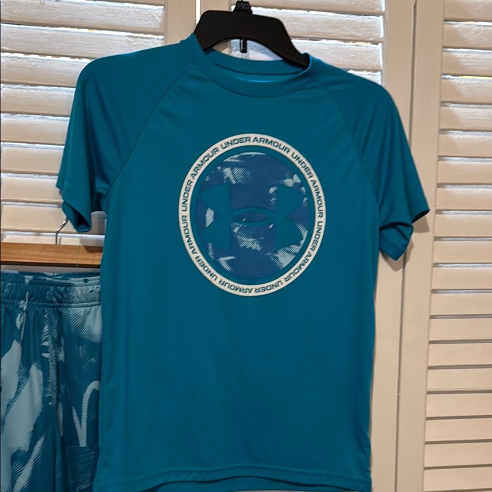 Under Armour Blue Short Sleeve Tee with Circular Graphic
